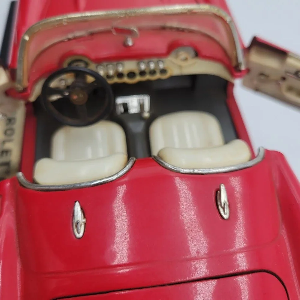 Road Tough 1957 Red Chevrolet Corvette Diecast 1:18 Scale‎ #92018 Display Stand